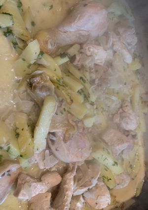 Una foto de Pollo a la cazuela