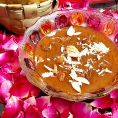 A picture of Besan ka halwa.