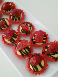 A picture of Mini fruit custard tart.
