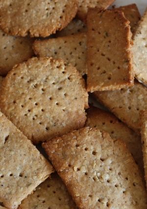 A picture of Coconut Biscuitpara/Coconut Crackers.