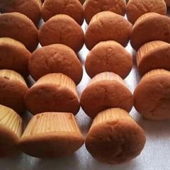 A picture of Vanilla cupcakes.