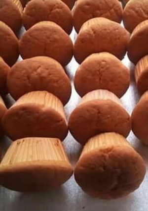 A picture of Vanilla cupcakes.