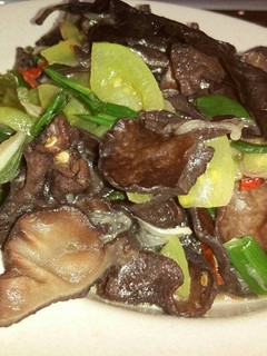 Foto resep Tumis Jamur Kuping Tomat Hijau