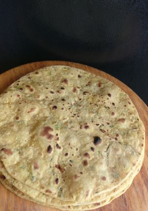 मेथी मसाला चपाती (methi masala chapati recipe in Hindi) रेसिपी मुख्य फोटो