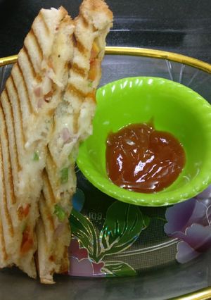 A picture of Cheese grill sandwich.