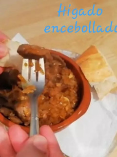 Una foto de Hígado encebollado