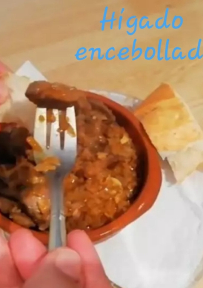 Una foto de Hígado encebollado
