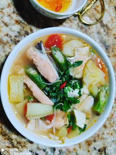 Hình của món Canh chua vây cá hồi.