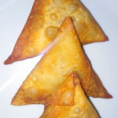 A picture of Potato black pepper samosa.