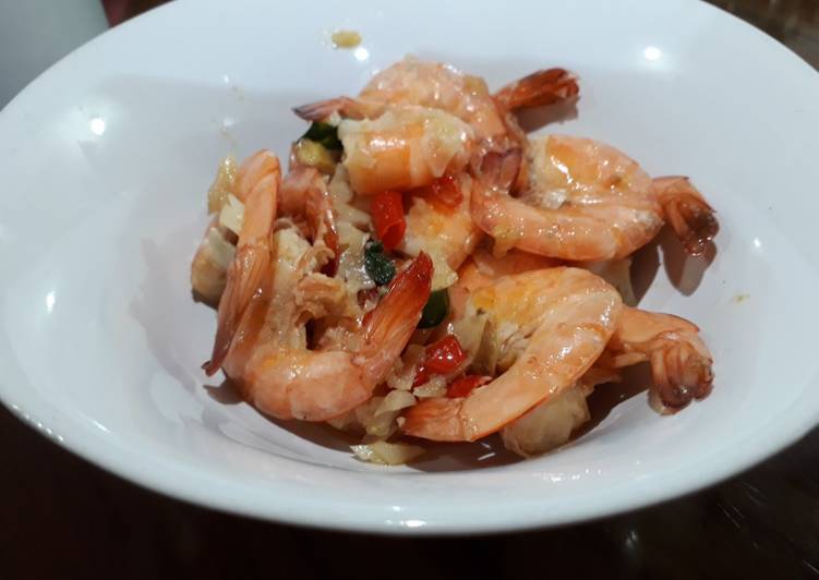 Cara Gampang Membuat Udang Bawang Putih Anti Gagal