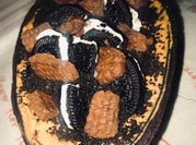 Una foto de chocotorta con crema de leche