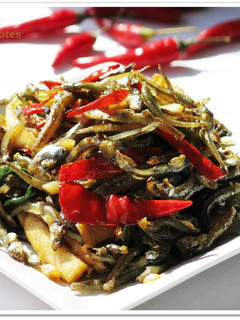 [辣炒小魚乾豆干]下飯家常菜 的食譜成品照片