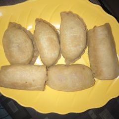 A picture of Fried Meat pie/roll.