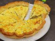 Une photo de tarte salée asperge