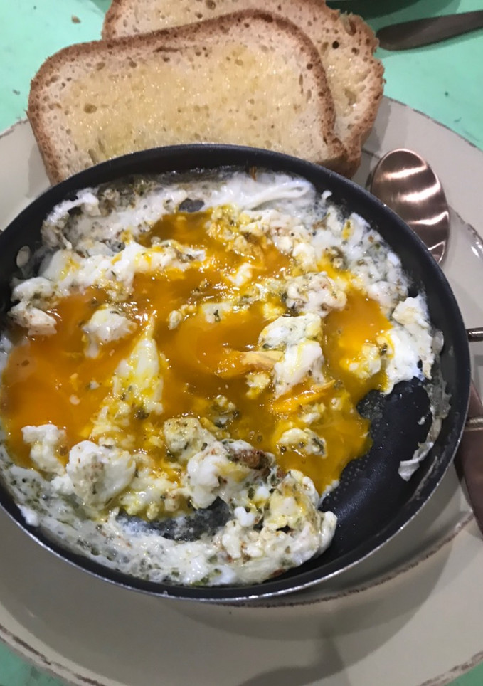 Una foto de Huevos revueltos y especias 🧂