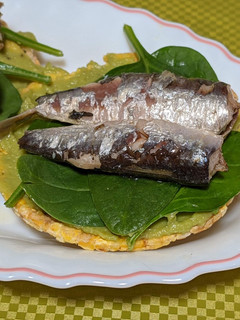 Una foto de Sardinas en tortitas de maíz