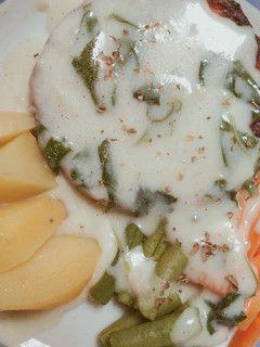 Foto resep Steak Tempe-Wortel-Bayam dengan Saus Bechamel (Tanpa Keju)