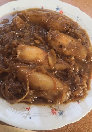 Una foto de Jibiones encebollados
