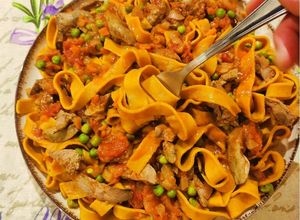Foto di Tagliatelle alla curcuma con fegatini