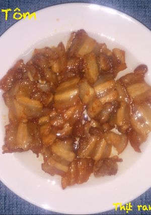 Hình của món Thịt ba chỉ rang cháy cạnh.