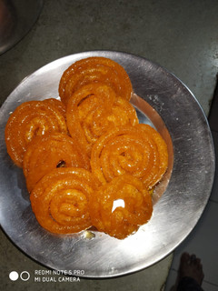 जलेबी (Jalebi recipe in hindi) रेसिपी मुख्य फोटो