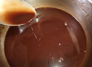 Una foto de Salsa de chocolate estilo syrup Hershey's