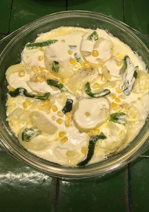 Una foto de Papas con rajas al horno