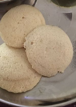 A picture of Idli.