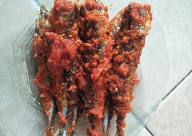 Cara Gampang Menyiapkan Sambal ikan dencis Anti Gagal