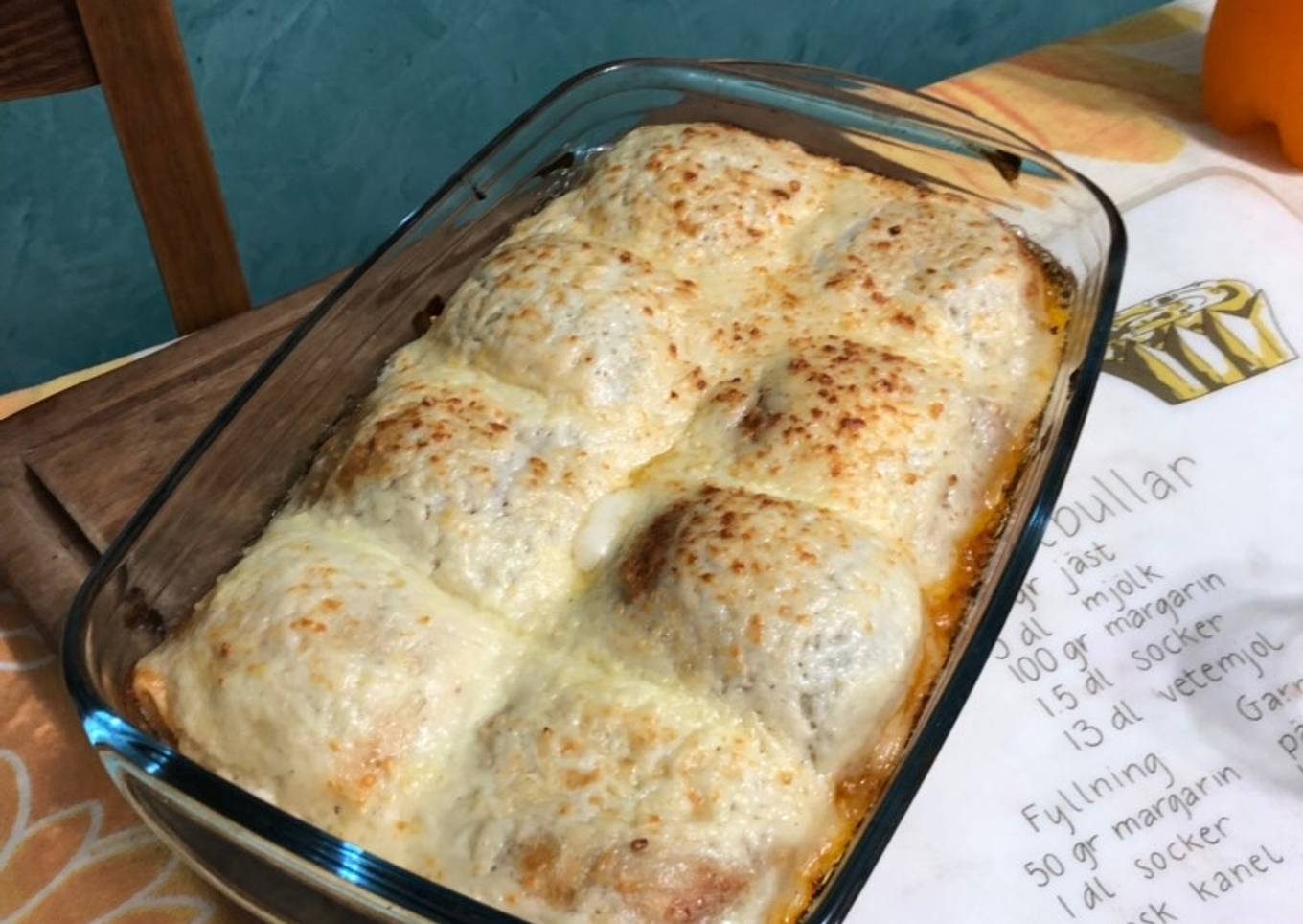 Crepes de carne en tuco con salsa bechamel