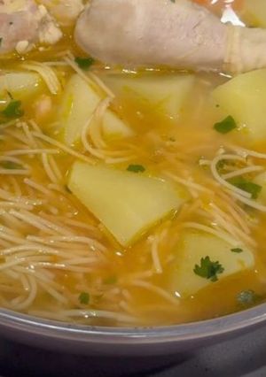 Una foto de Caldo de Pollo