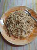 Fideos de arroz, salsa de ostras y brotes de soja