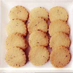 A picture of Zeera Biscuits.