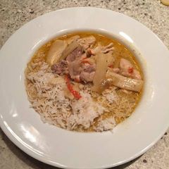 A picture of Ken Hom’s take on Thai red curry.