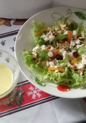 Una foto de Ensalada Navideña 
