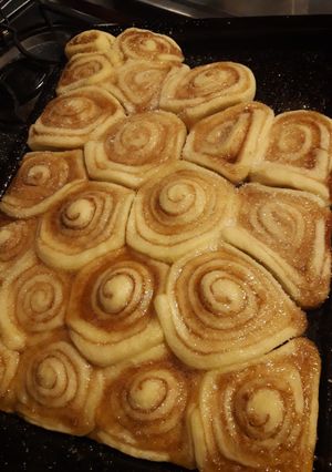 Una foto de Cinnamon rolls/Roles de canela!