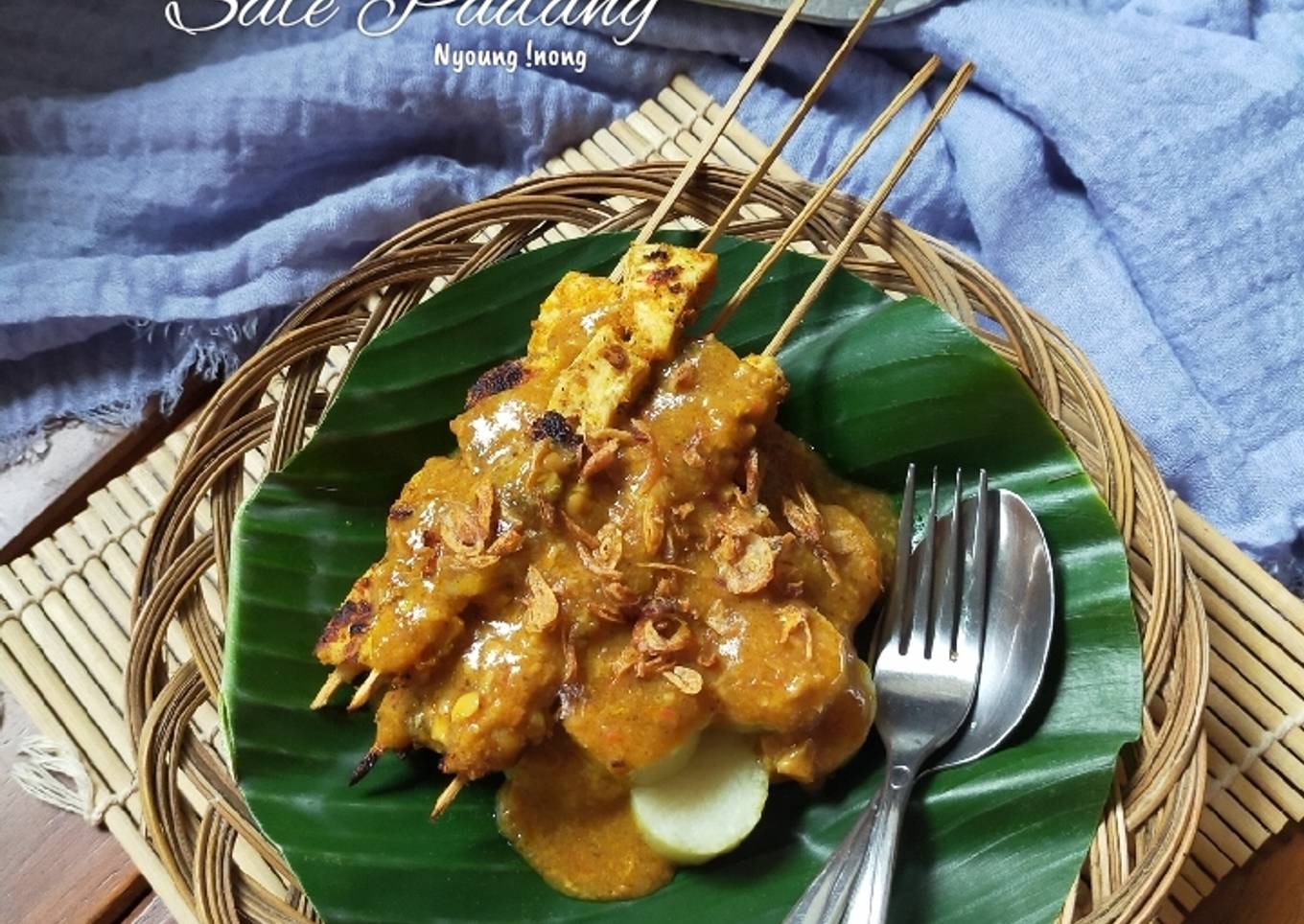 Sate Padang khas Sumatera Barat
