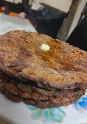 रागी की रोटी (Ragi ki roti recipe in hindi) रेसिपी मुख्य फोटो