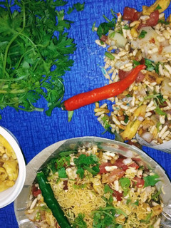 भेलपुरी (bhel puri recipe in Hindi) रेसिपी मुख्य फोटो