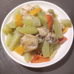 A picture of Wings with Jade Melon.
