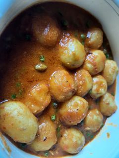 আলুর দম (aloor dum recipe in Bengali) রেসিপির প্রধান ছবি