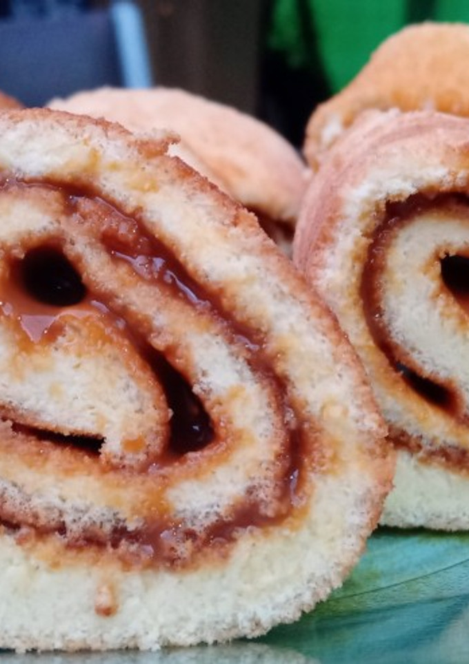 Una foto de Receta pionono dulce, fácil <3