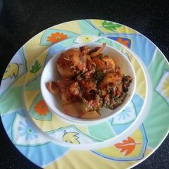 Sabut Aloo Pyaz Ki Sabji A picture of Sabut Aloo Pyaz Ki Sabji.