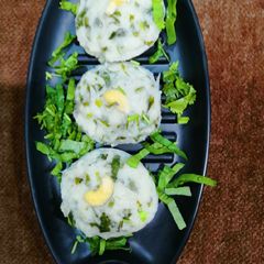 A picture of Green Rava Idli.
