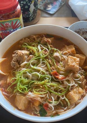 Hình của món Bún riêu.