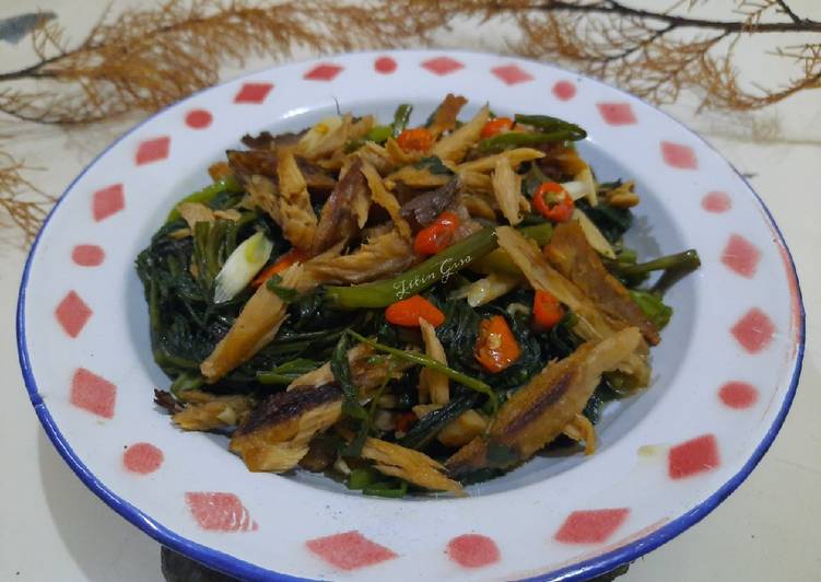 Cara Memasak Tumis Kangkung Tongkol Suwir Ekonomis