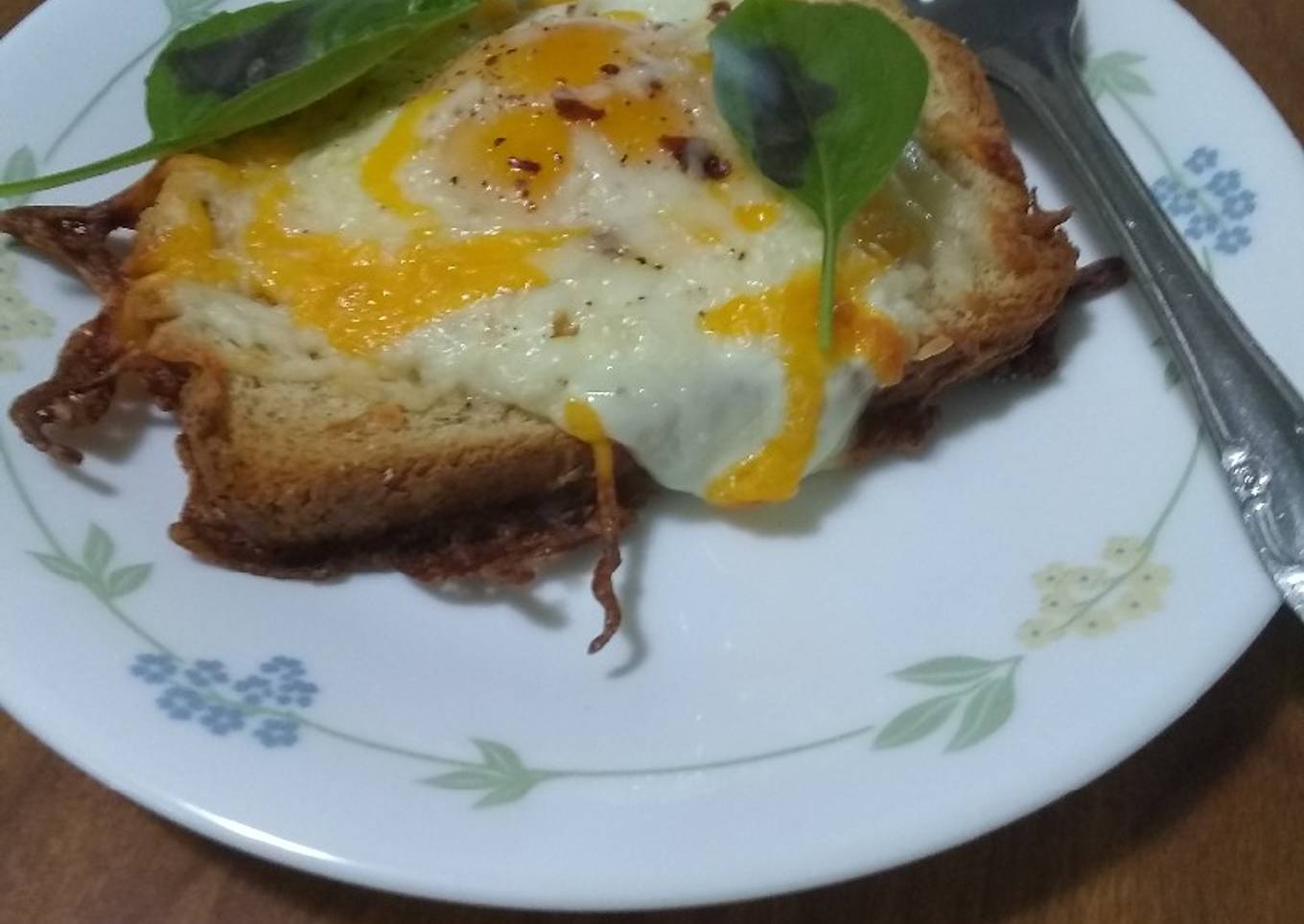 Toast with eggs and cheese