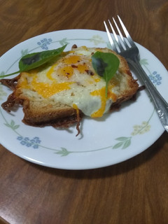A picture of Cheesy Egg Toast.