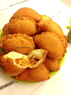 Foto resep Kue Panada Isi Ayam Pedas