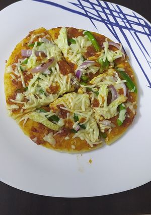 વેજીટેબલ પીઝા (Vegetable Pizza Recipe in Gujarati) રેસીપી મુખ્ય ફોટો